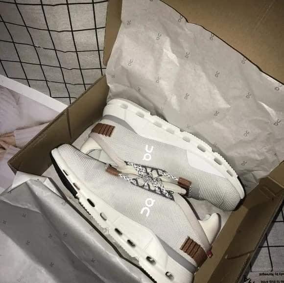 Cloud nova shoe pallet