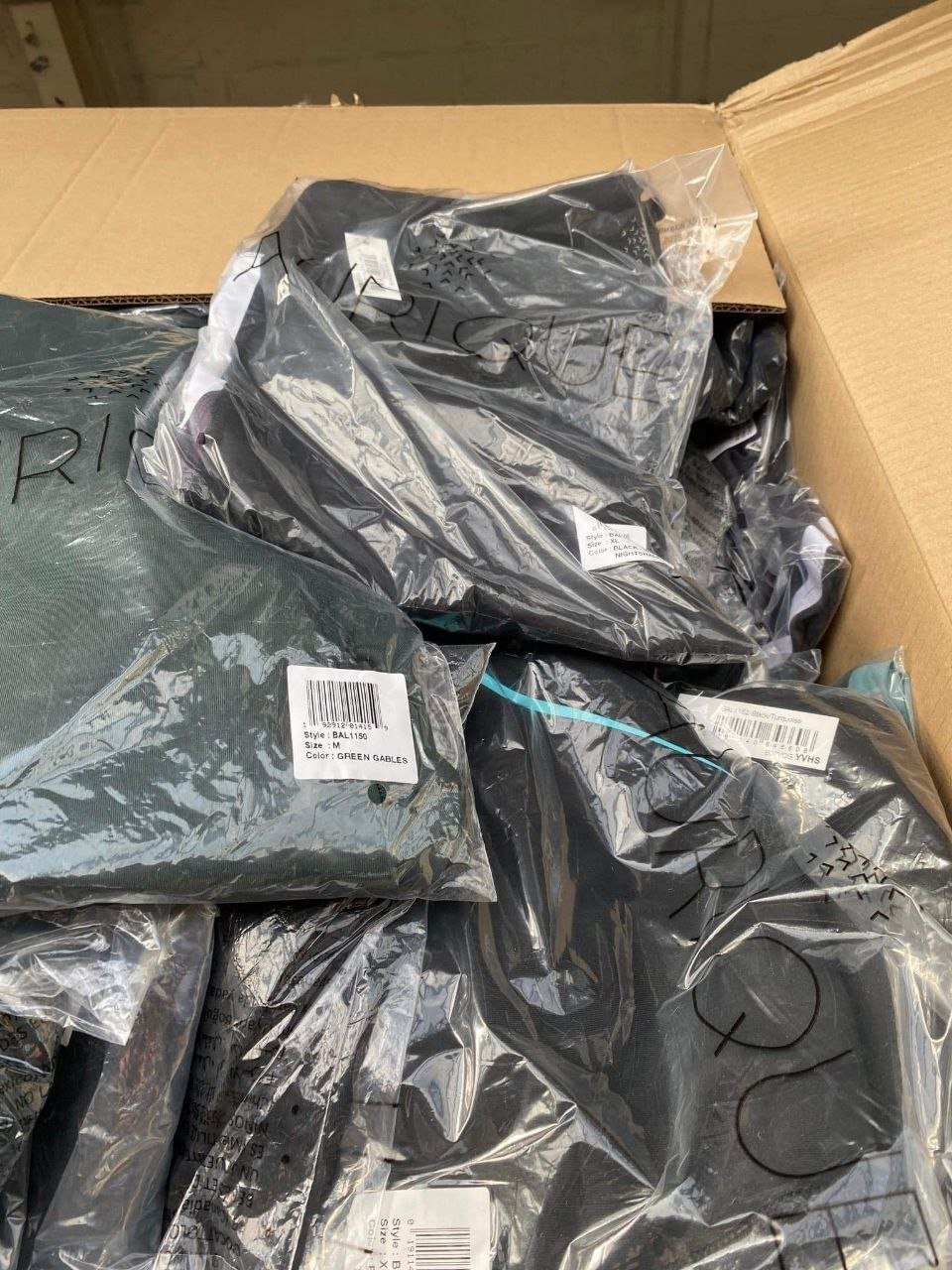Amazon clothing return pallets