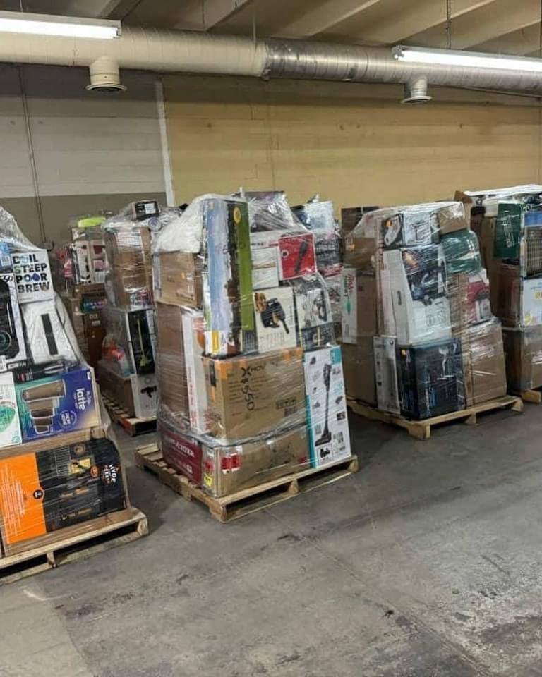 Pallet of kitchen appliances